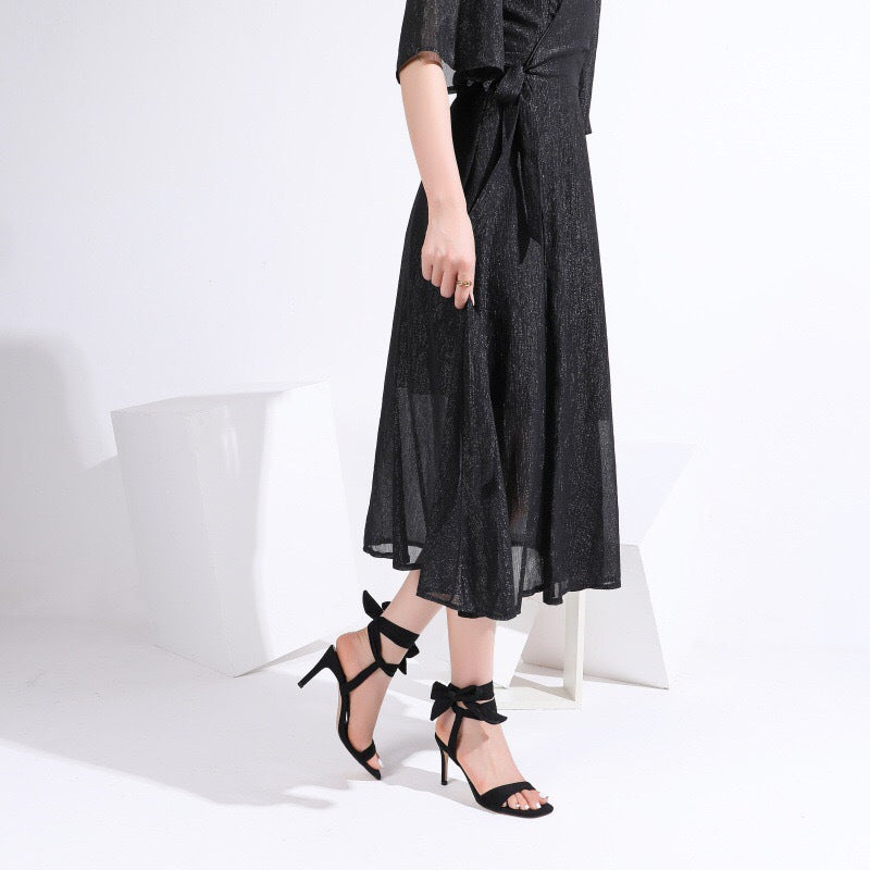 حذاء بكعب عالٍ بنقشة جلد النمر وكعب ستيليتو ذهبي – أريا