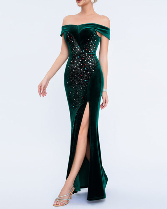 فستان مكشوف الكتفين مزين بالكريستال – ستيلازيا