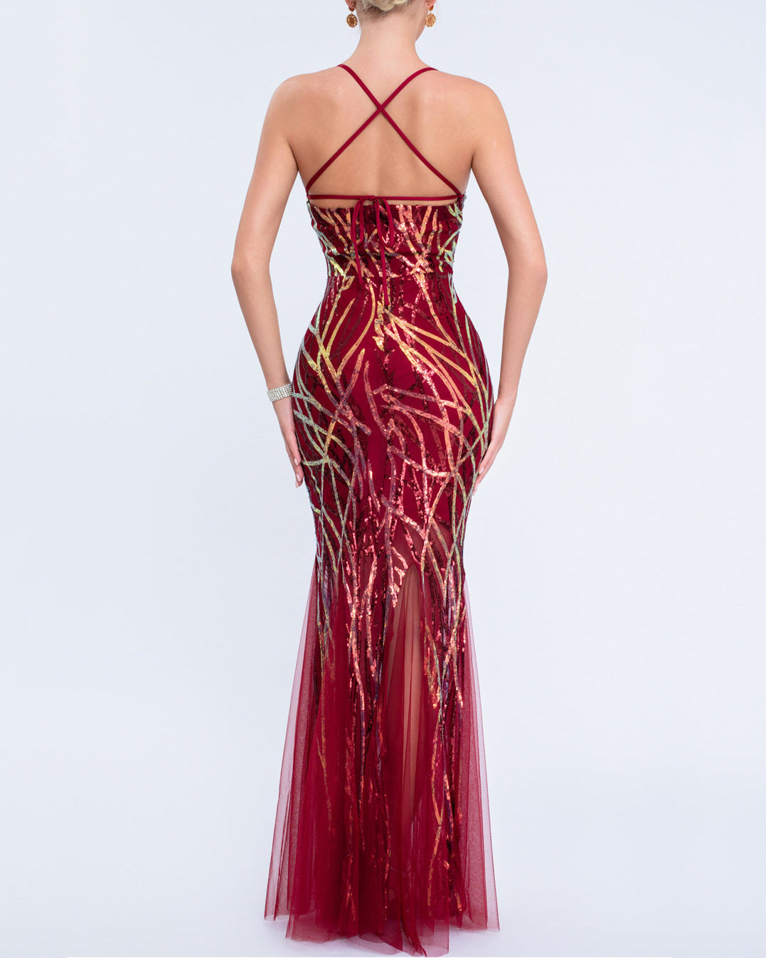 فستان بدون أكمام مزين بالترتر مع حافة من التول الشفاف – سيليستينا