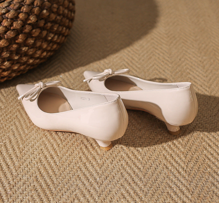 حذاء بكعب مدبب ببراءة اختراع مع تفاصيل فيونكة - أورادلي