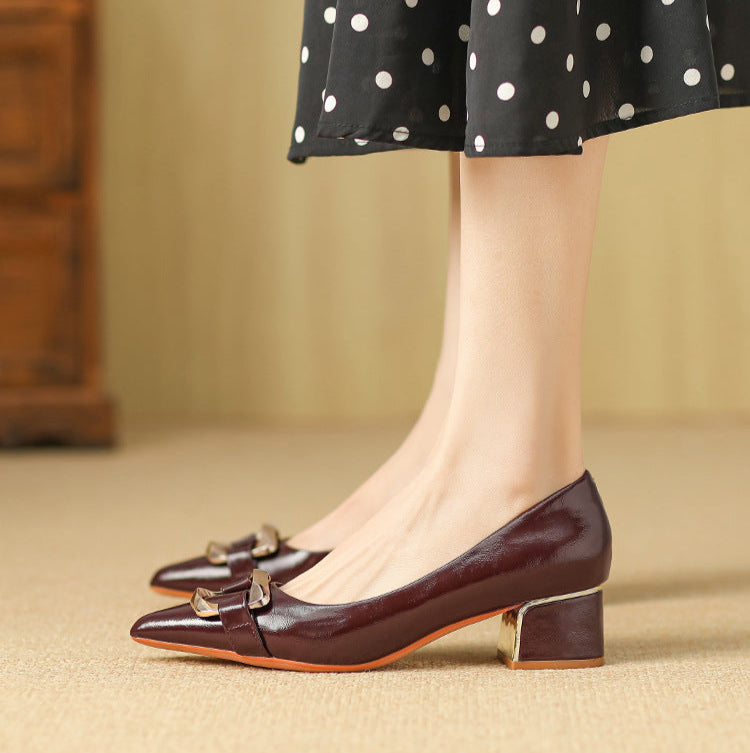 حذاء بكعب سميك بمقدمة مدببة وإبزيم ذهبي - أريالوا