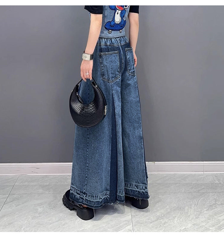 Kurzärmeliges Midikleid mit 3D-Blumenapplikationen - BLOOMIQ 