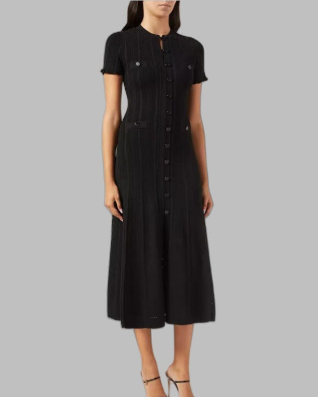 فستان ميدي بأكمام قصيرة وأزرار أمامية – سيلينيكا