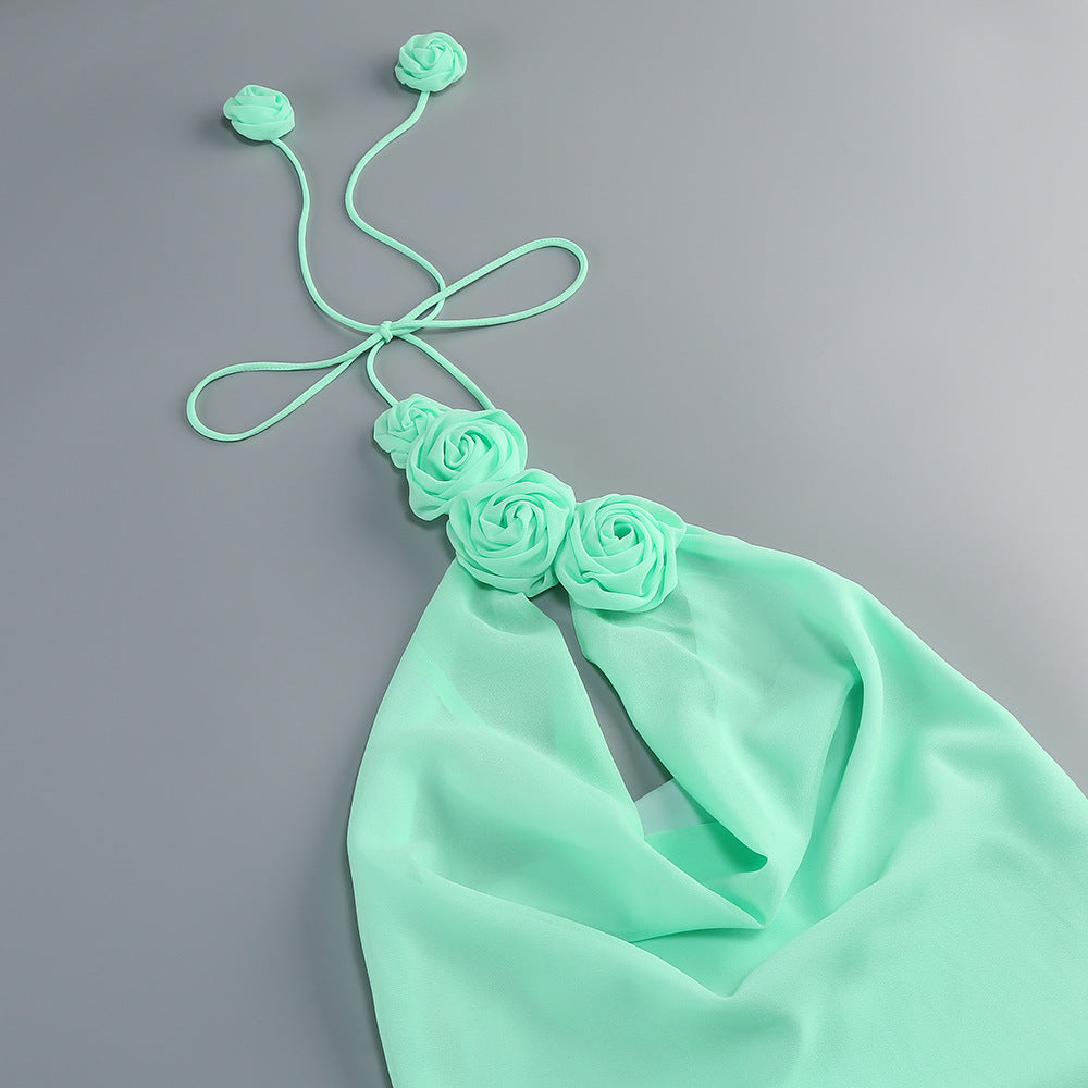 فستان منفوش بفتحة رقبة على شكل هالتر وتفاصيل زهور – أماراواتي