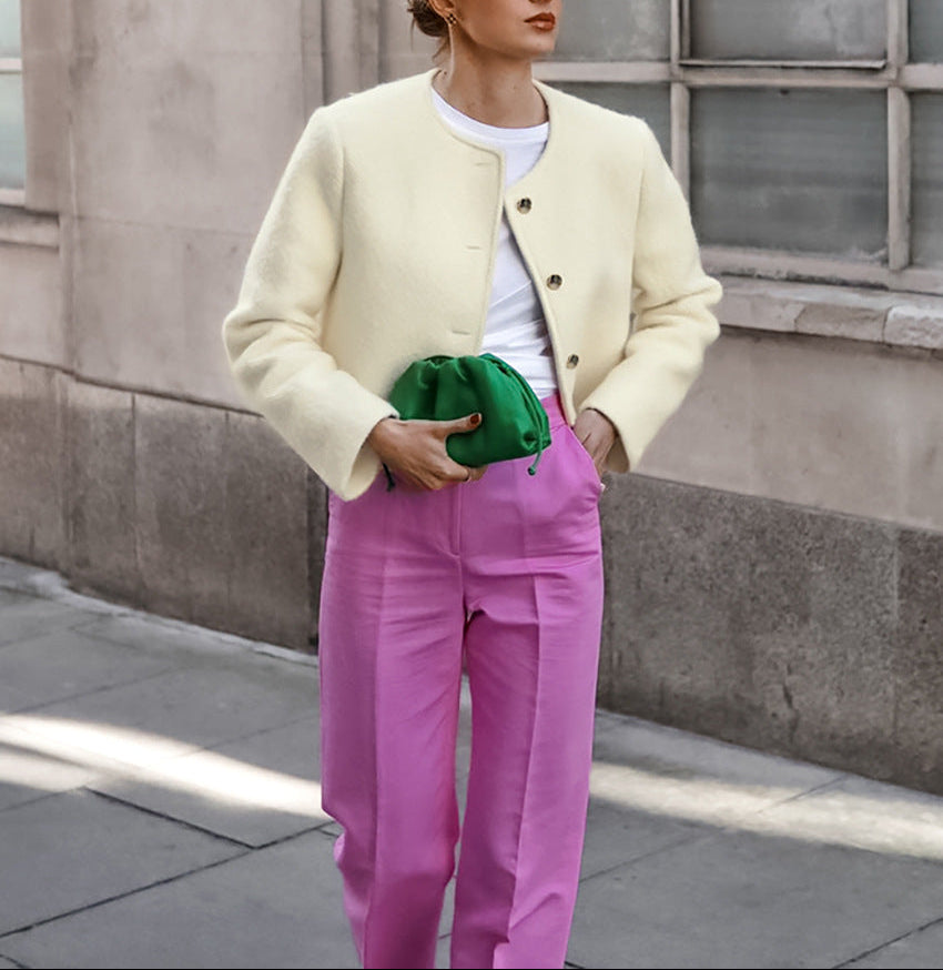 بدلة مصممة خصيصًا بأزرار ذهبية – مارون