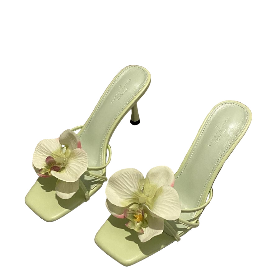 heeled sandals with oversized orchid flower – BLOOMANZA