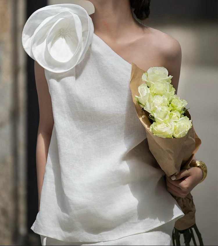 one-shoulder draped top with wide-leg linen trousers – IVORY