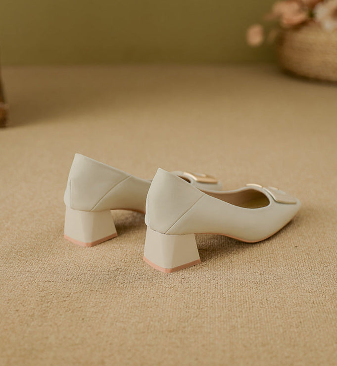 block heel pumps with square buckle detail – CLARATO