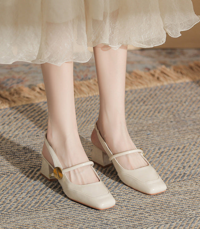 حذاء بكعب سميك مفتوح من الخلف مع حزام معدني بأزرار – أوريليادوي