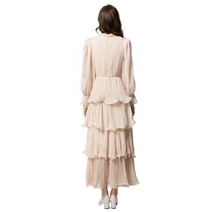 فستان شيفون مطوي متعدد الطبقات مع نير من الدانتيل – إيفلين