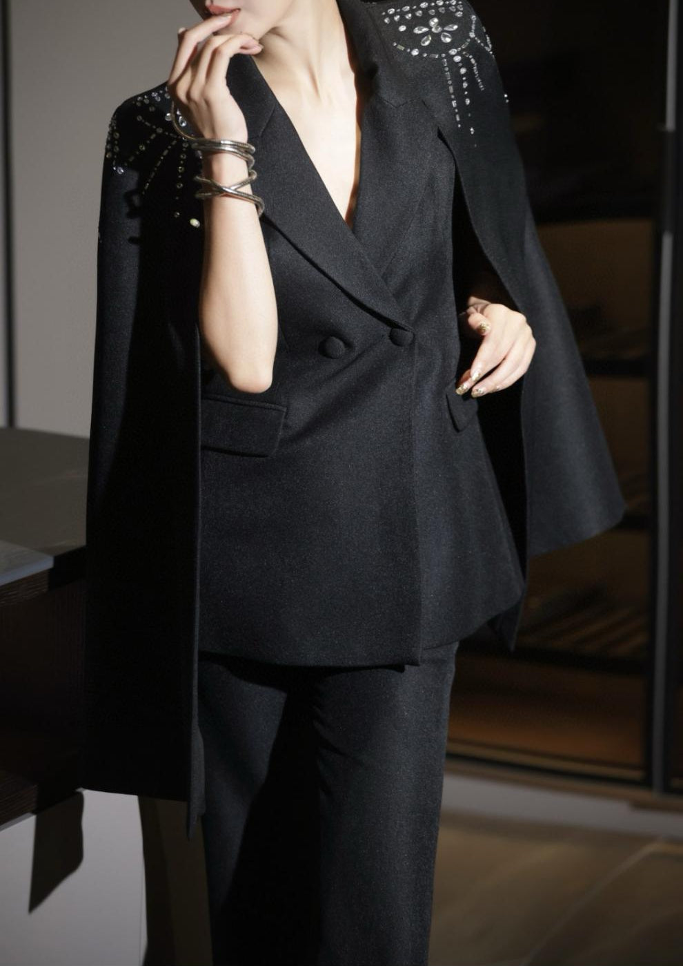 cape-shoulder tailored suit set – VERA