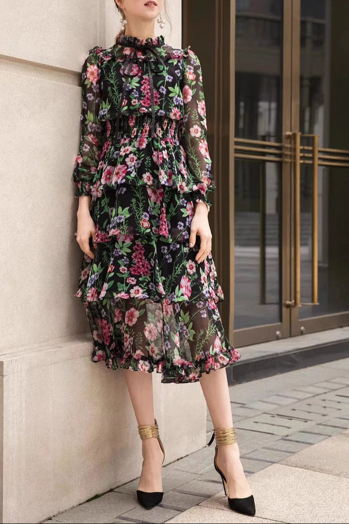 فستان شيفون متوسط ​​الطول بطبعة زهور وفتحة رقبة مزينة بفيونكة – فلورا