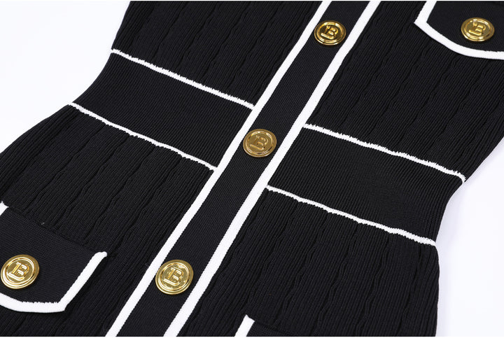 short-sleeve knit dress with contrast trim and gold buttons – CELINAMI