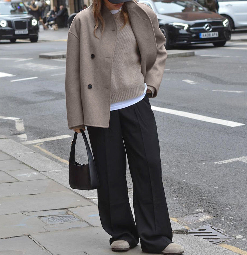 بدلة مصممة خصيصًا بأزرار ذهبية – مارون