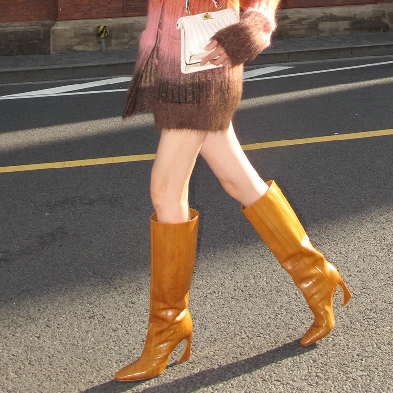 caramel knee-high leather boots with curved heel – SIENNA