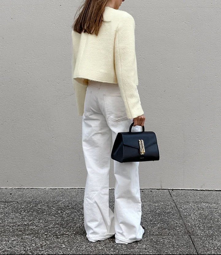 بدلة مصممة خصيصًا بأزرار ذهبية – مارون