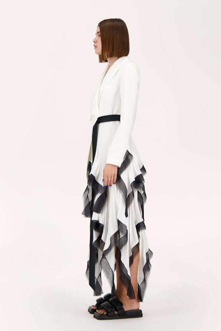 costume évasé sur mesure avec manches bouffantes en satin – VALENCIA 