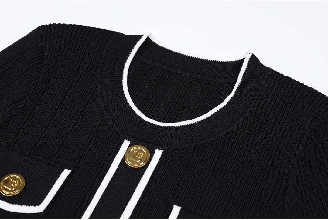 short-sleeve knit dress with contrast trim and gold buttons – CELINAMI