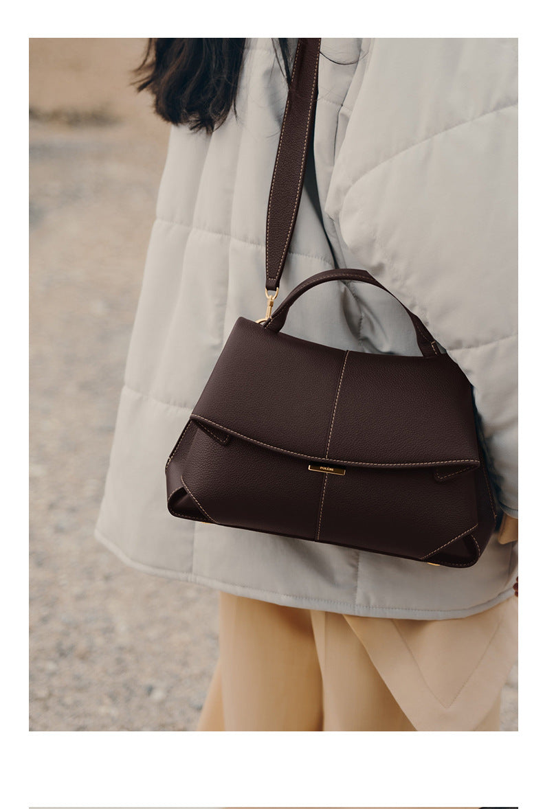 gewebte Rattan-Tragetasche mit doppelten Ledergriffen – LÉONIE 