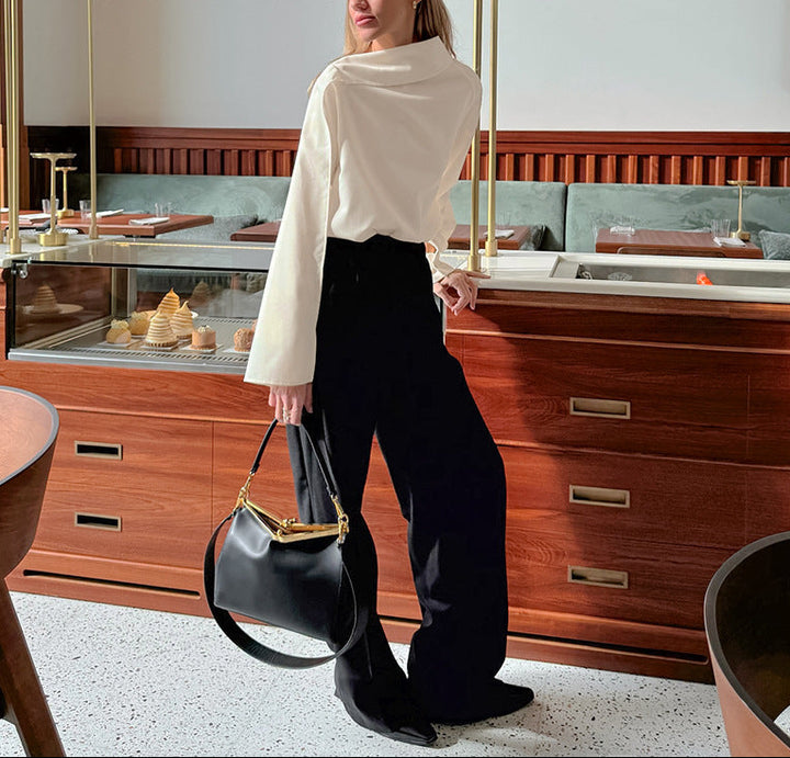 بدلة مصممة خصيصًا بأزرار ذهبية – مارون