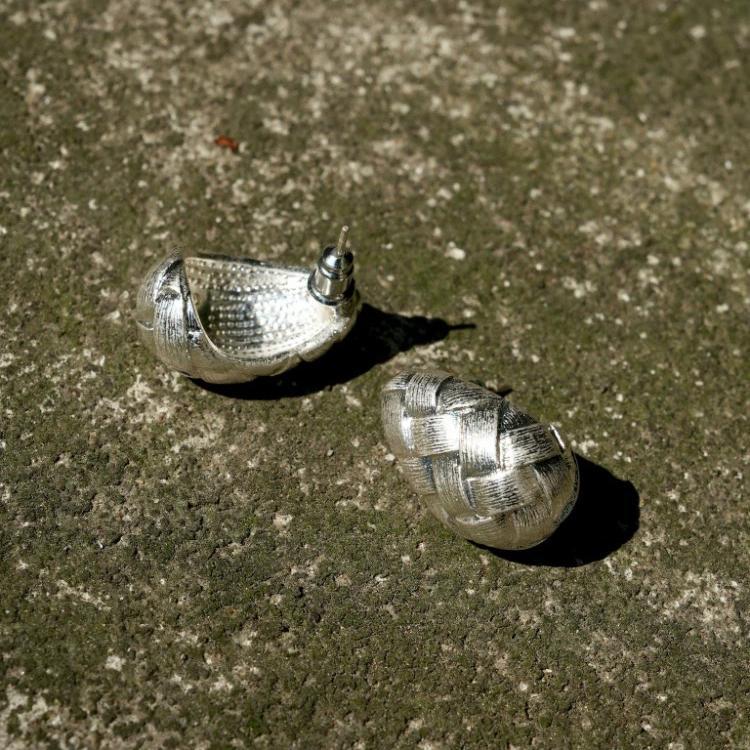 أقراط على شكل دمعة بنسيج منسوج - أوريانزو