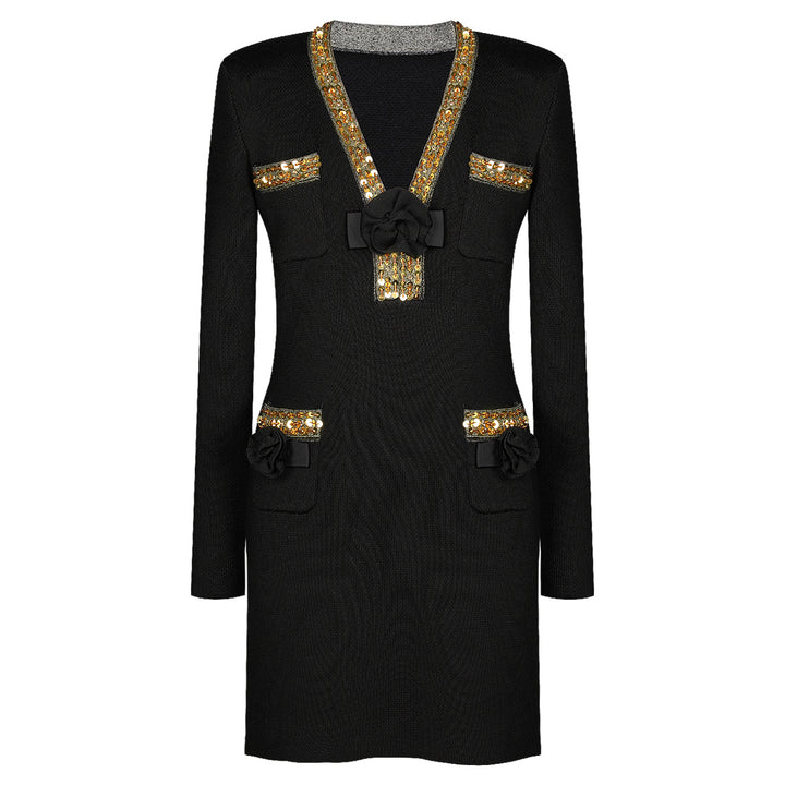 فستان قصير بأكمام طويلة مع حواف من الترتر وزخارف نباتية – كوليتيج