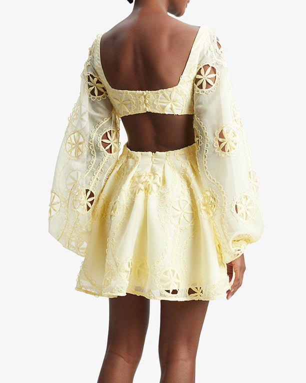 Plissiertes Oberteil mit ausgestellten Ärmeln und Maxirock-Set mit Taillengürtel – Rosiny 