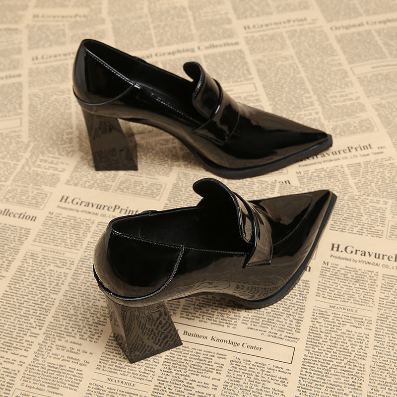 حذاء بكعب سميك مدبب وحزام لامع - سيينارتي