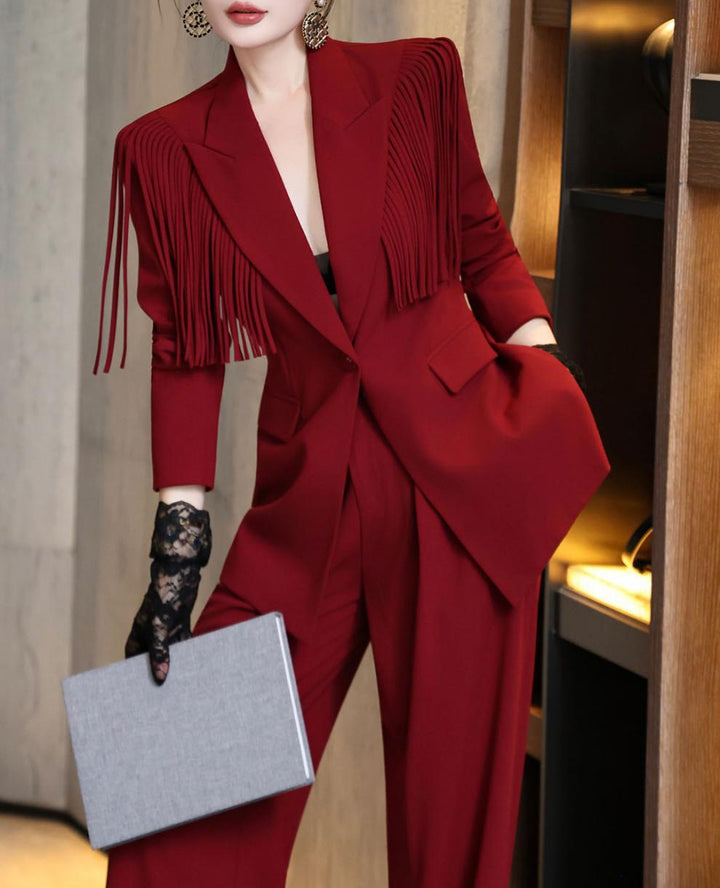 بدلة بليزر منظمة مع هامش مميز – الغراب