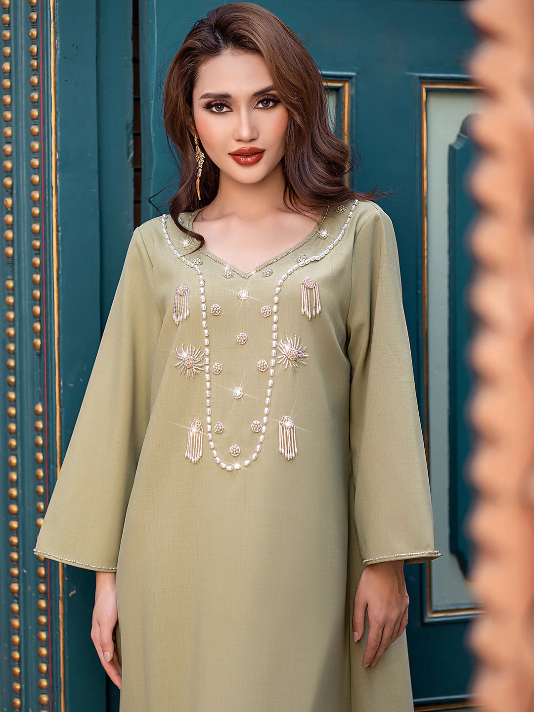 op maat gemaakte flare-pak met satijnen pofmouwen – VALENCIA 