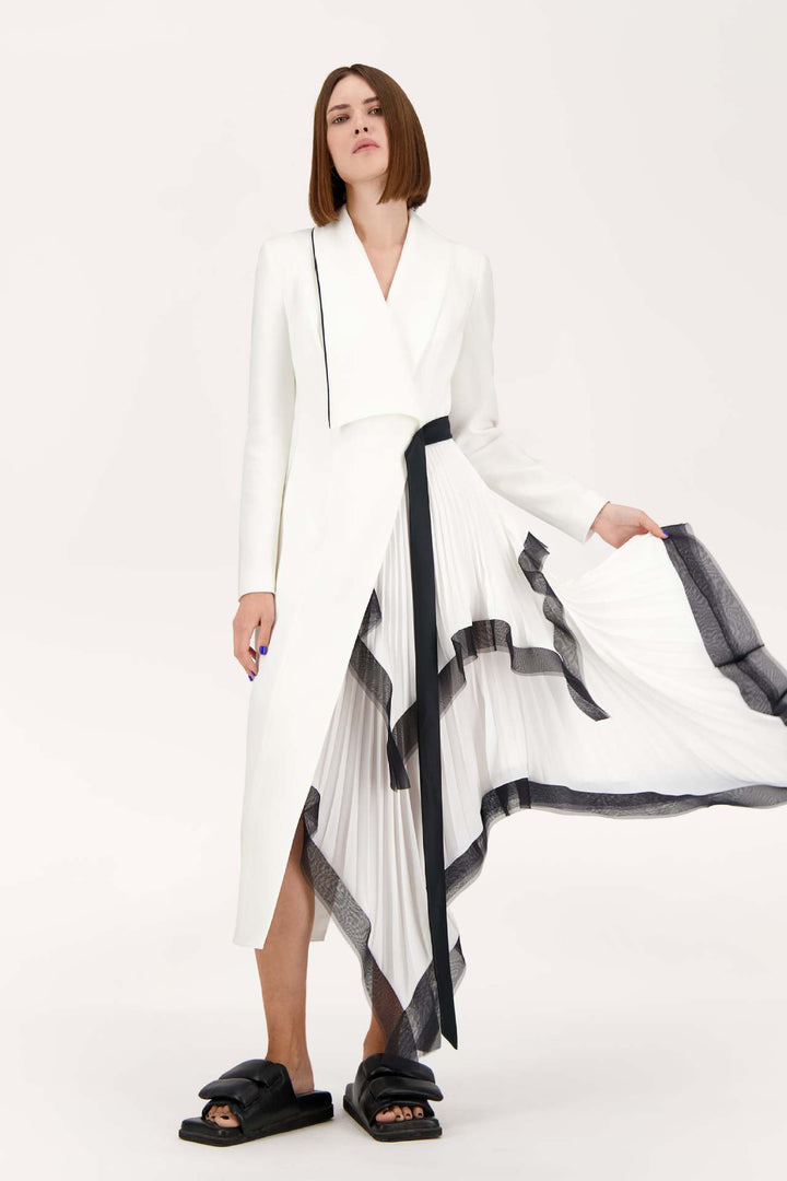costume évasé sur mesure avec manches bouffantes en satin – VALENCIA 