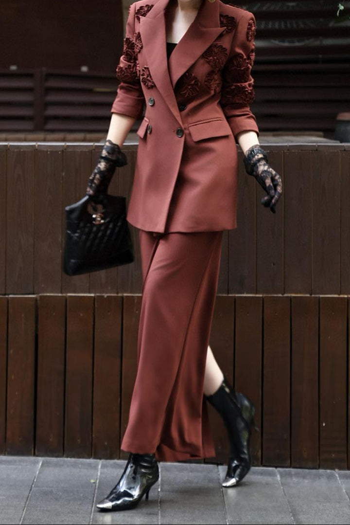 بليزر مزدوج الصدر مع تنورة مصممة خصيصًا – سيينا