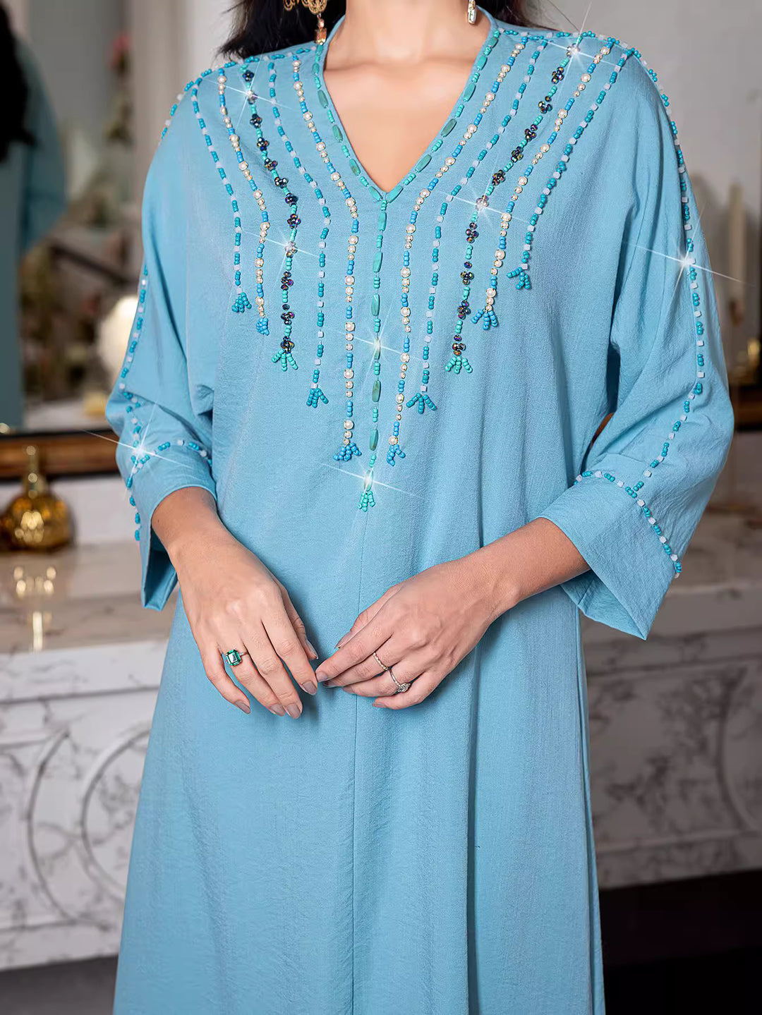 فستان عمودي مستقيم مع فتحة رقبة مزينة بالخرز - يتمتع
