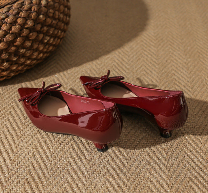 حذاء بكعب مدبب ببراءة اختراع مع تفاصيل فيونكة - أورادلي