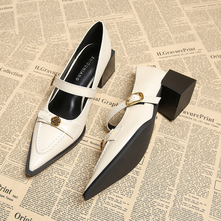 حذاء بكعب سميك مدبب مع حزام بإبزيم مزهر – أوريليافو