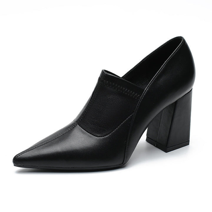 حذاء بكعب سميك ومقدمة مدببة وتفاصيل خياطة أنيقة – فيرازكي