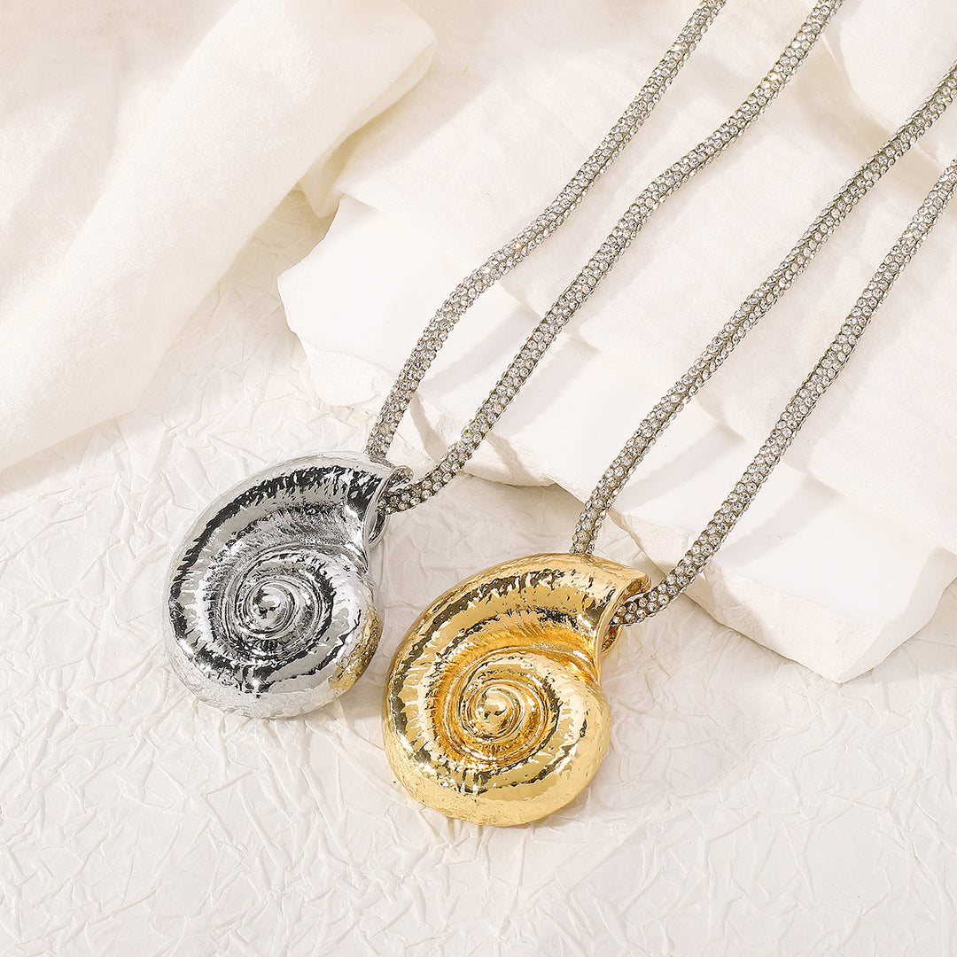 mehrfarbige Kettenhalskette mit Emaille-Seeanhängern - CORALIA 