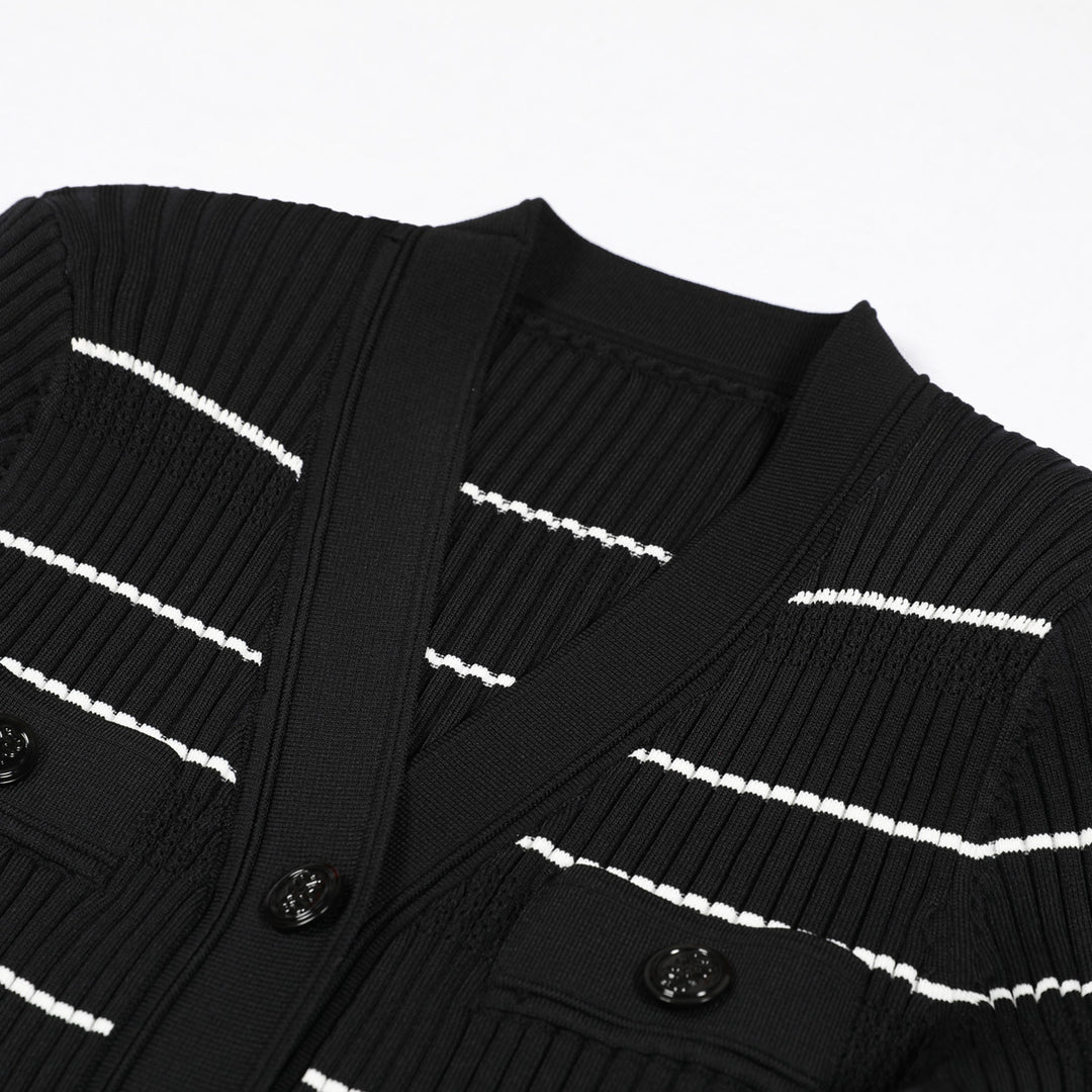 Haut à manches évasées plissées et ensemble jupe longue avec ceinture à la taille – Rosiny 