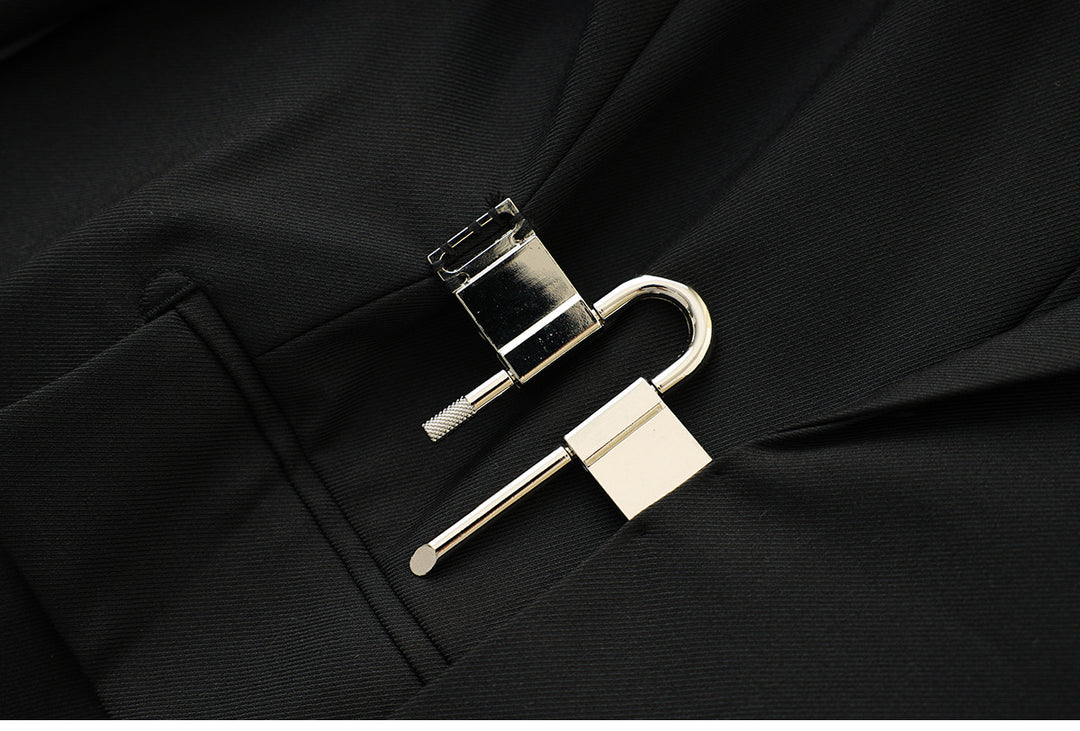 Tailored blazer with asymmetric pin closure – LOCK