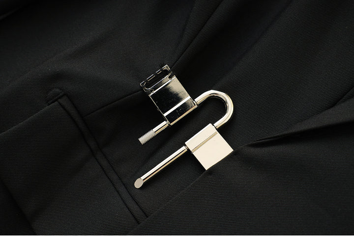 Tailored blazer with asymmetric pin closure – LOCK