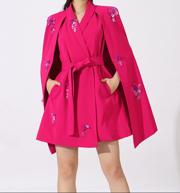 سترة مصممة خصيصًا مع طبقة من فيونكة منظمة – فيونا