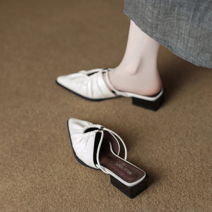 حذاء ميول مدبب بتفاصيل مجعدة وأشرطة مزدوجة – أوروراندا