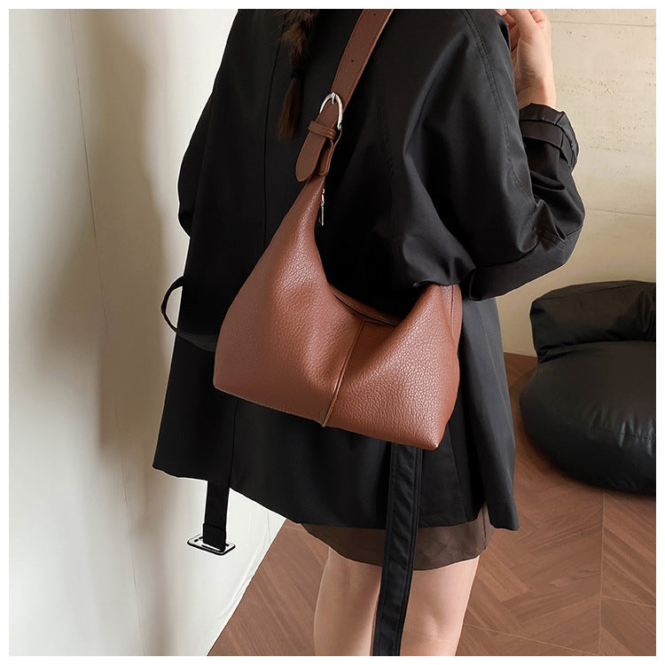 geweven rieten draagtas met dubbele leren handvatten – LÉONIE 