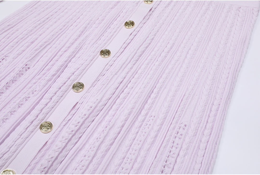 فستان محبوك بأكمام طويلة وأزرار أمامية – إلارا