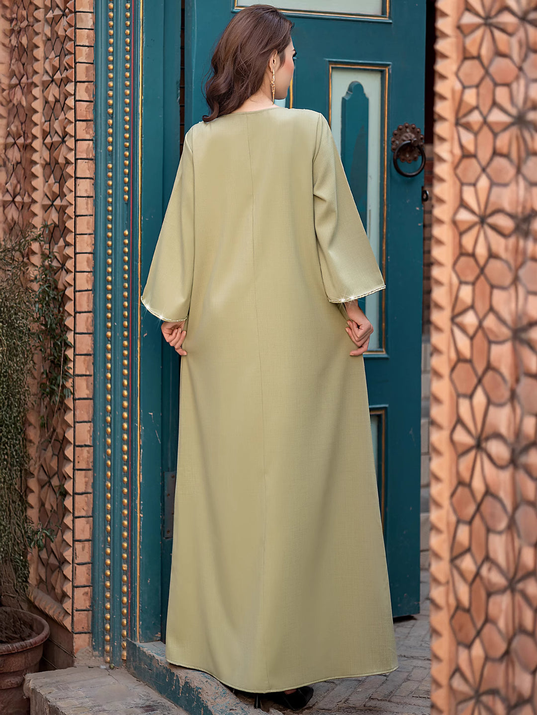 op maat gemaakte flare-pak met satijnen pofmouwen – VALENCIA 