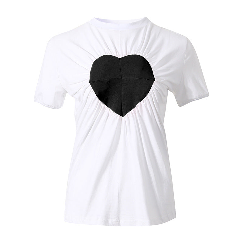 short-sleeve ruched T-shirt with heart patch & belted bib shorts - AMORKA