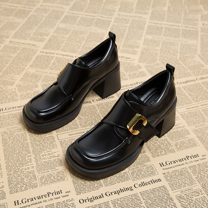 حذاء بكعب سميك مع مشبك ذهبي – سيلينفرو