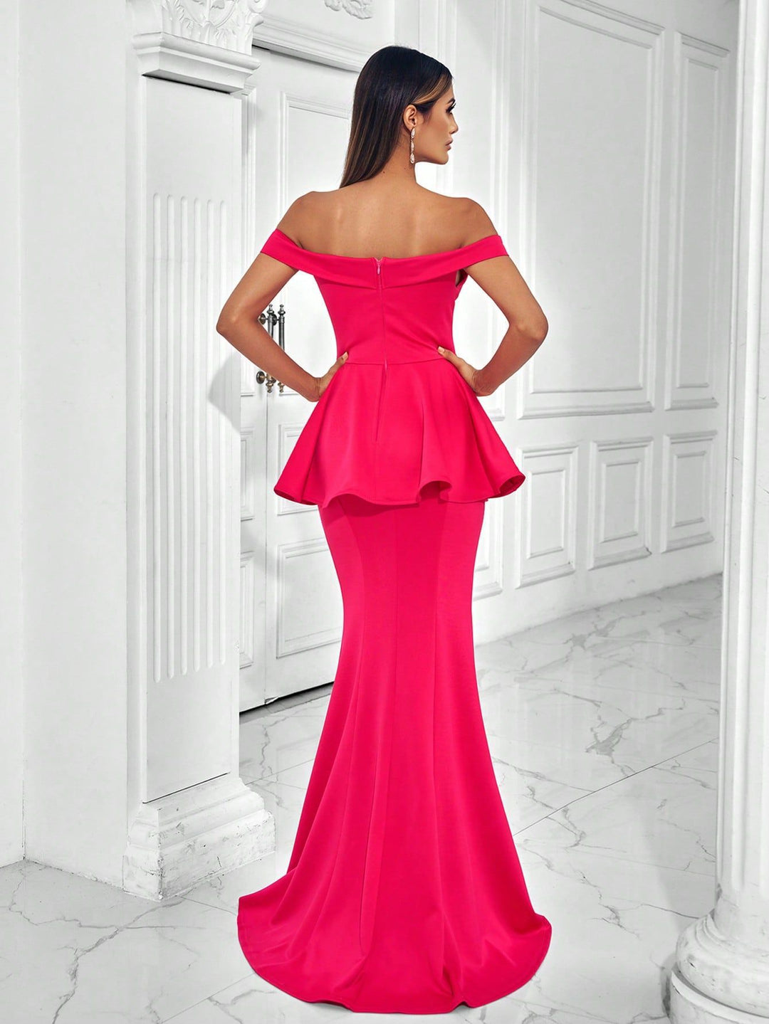 فستان ببلوم مكشوف الكتفين مع تفاصيل فيونكة على الخصر – فيوراكسا