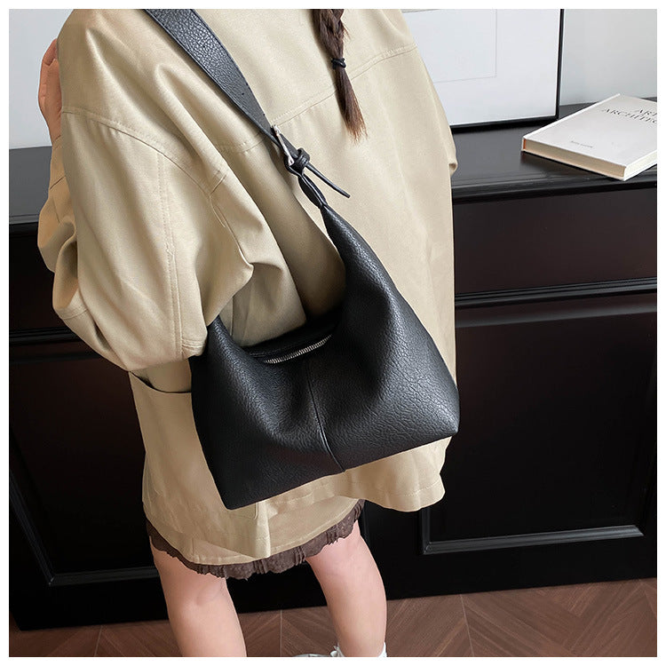 geweven rieten draagtas met dubbele leren handvatten – LÉONIE 