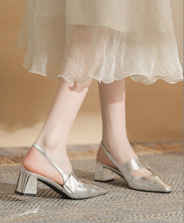 حذاء بكعب سميك مفتوح من الخلف مع لمسة معدنية – دارياكتي